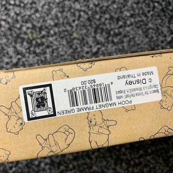 Winnie the Pooh Magnetic Frame - Picture 3 of 3